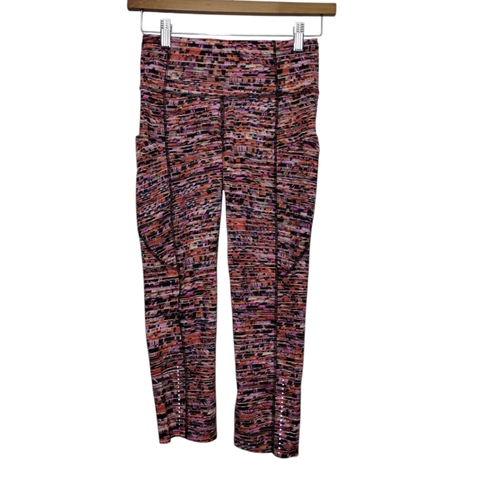 Lululemon‎ Women's 4 Fast Free Crop II 19" Nulux Flash Pleat Orange Multi